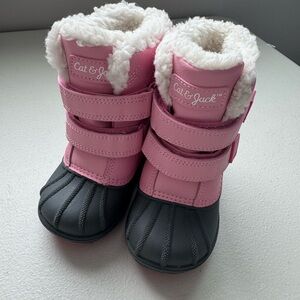 NWOT Kids Cat & Jack Pink and Gray Snow Boots - Size 6